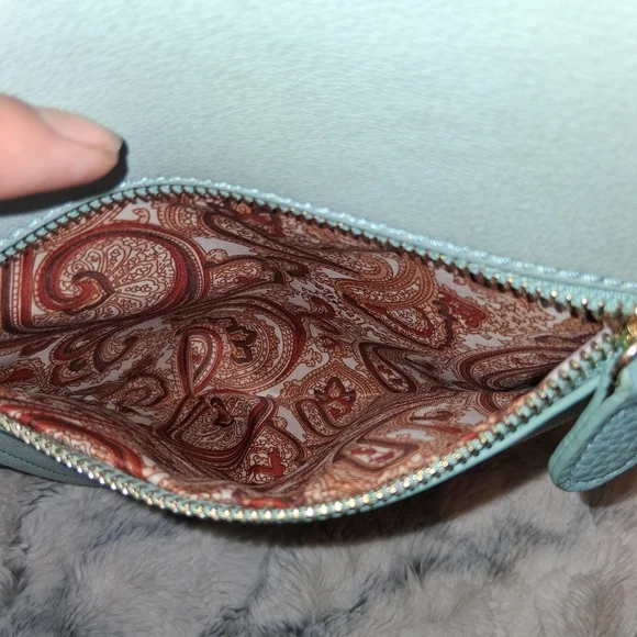 Elegant Teal Crossbody Bag with Structured Design - Picture 6 of 11